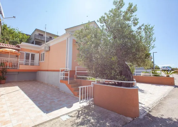 Nedika Feriehus Podgora (Split-Dalmatia)