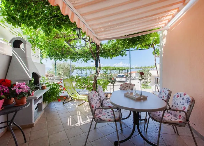 Nedika Semesterbostad