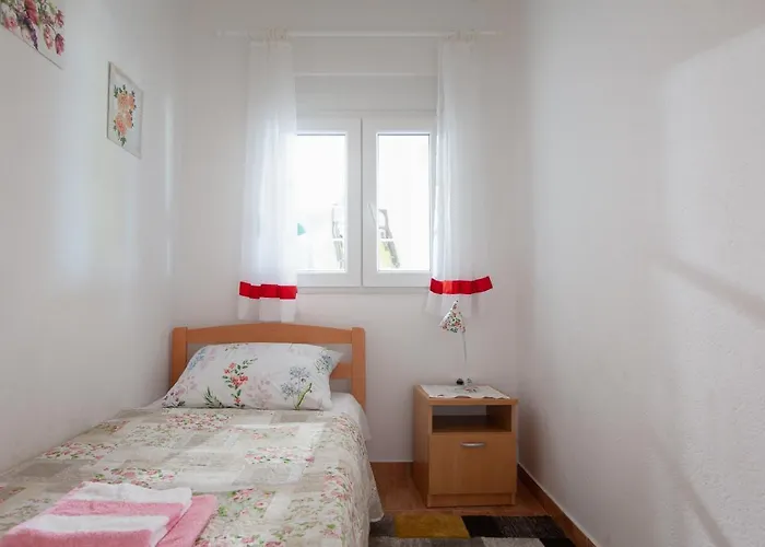 Nedika Semesterbostad