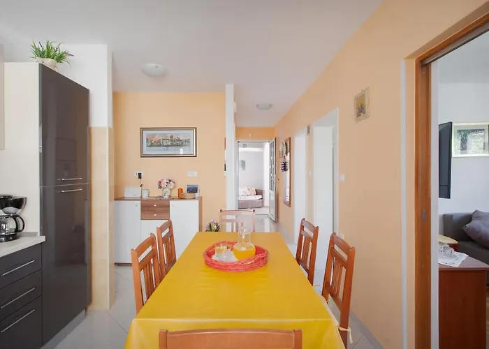 Nedika Semesterbostad Podgora (Split-Dalmatia)